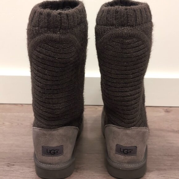 Ugg Capra Boots Ribbed Knit Genuine Shearling Lined boots 8 - Picture 4 of 10